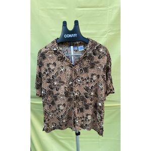 **Vintage Item** adorable printed blouse!